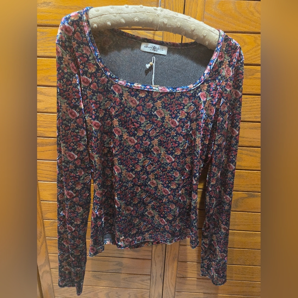 Natural Life Top NWTs Size L